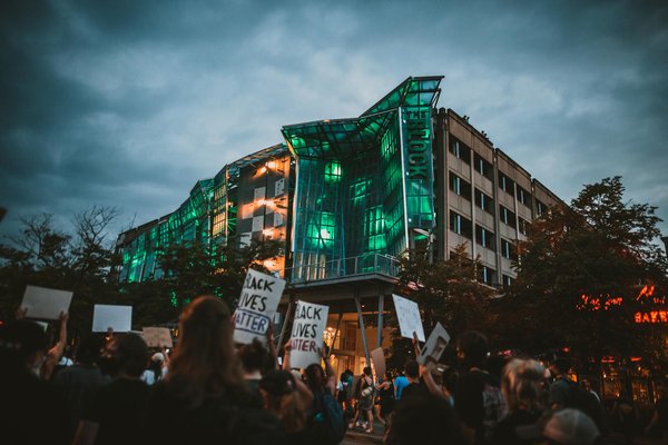 Nachhaltige Mode-Lieferketten: Innovative Ansätze für ökologische Verantwortung im Handel